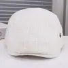 Gorra de Béisbol Transpirable de Color Sólido Retro, Simple, Nueva, Versátil, Estilo Artístico, para Viajes al Aire Libre y Sesiones de Fotos, Gorra Delantera Elegante