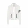 Jaqueta Feminina Slim de Soft Shell para Uso Externo 2026 Primavera Verão Nova À Prova de Vento Impermeável Proteção Solar para Atividades ao Ar Livre Leve Roupas de Montanhismo