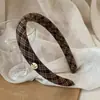 Faixa de Cabelo Floral Estilo Preppy para Meninas Coreanas 2025 Nova Grampo de Cabelo com Alta Pressão Craniana Faixa de Cabelo Listrada Clássica para Uso Externo Feminino