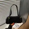La popular bolsa grande de mujer de este año es el nuevo bolso de hombro cruzado para axila de otoño 2026, un bolso de mano retro de moda para el trabajo