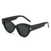 Nueva moda cuadrada ojo de gato estilo europeo y americano personalidad vanguardista espectáculo luz gafas de sol de lujo Ins celebridad de Internet mismo estilo gafas de sol de moda