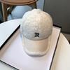 Gorra de moda coreana para otoño e invierno, gorra de béisbol con bordado de letra R para niños, gorra de felpa gruesa y cálida a la moda para todos los partidos