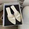 Sandalias de tacón de aguja plateadas estilo francés con punta fina y diseño de boca de pez para mujer, nuevas de verano 2026, de moda en Instagram, nicho, versátiles, zapatillas de tacón bajo