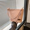 Bolsa Pequena Fashion Casual Versátil 2026 Nova Bolsa de Verão Feminina Simples Bolsa de Ombro para o Dia a Dia Bolsa Saco para Estudante Universitário