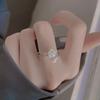 Anillo de flor de cerezo femenino ins lujo ligero diseño de nicho versátil suave dulce destello Anillo de dedo índice de flor de cerezo de diamante