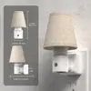 Luz nocturna enchufable base C7 GY272 forma de escalera pantalla cilíndrica de tela luz de mesita de noche para dormitorio sensor de control de luz luz nocturna