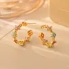 Pendientes de botón con forma de trébol de cuatro hojas y anillo en C de colores Dopamina Joyería para Orejas Elegante de Moda de Gama Alta Accesorios de Estilo Socialité de Nicho