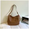 Bolso de Verano Simple Tejido Hueco para Mujer 2026 Nuevo Estilo Bolso Relajado de Hombro Bolso Tote Grande de Capacidad para Viaje