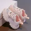 Zapatillas para Niña 2026 Verano Nuevo Estilo Estilo Princesa Brillante para Niña Zapatos de Papá Malla Transpirable Zapatos Casuales para Bebé