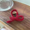 Pinza Roja Minimalista Estilo Francés con Acabado de Alta Gama, Adecuada para Peinados Recogidos en la Parte Trasera de la Cabeza, Pinza de Tiburón Grande para Cabello Grueso, Accesorio de Cabello Versátil y Elegante