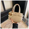 Estilo Coreano Super Popular Bolso Pequeño de Mano para Mujer 2026 Nuevo Bolso de Hombro Único con Textura de Alta Gama Bolso Cruzado Versátil Casual de Moda