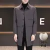 Abrigo de Lana de Longitud Media para Otoño e Invierno para Hombre 2025 Nuevo Estilo Solapa Engrosado Gabardina de Lana Ropa Exterior de Gama Alta para Hombre