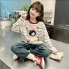 Camiseta de manga larga a rayas de algodón puro para niña, nuevo estilo primavera y otoño 2026, holgada y elegante, camiseta básica versátil para niños