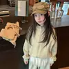 Conjunto Outono/Inverno para Meninas 2026 Novo Casual Estilo Coreano para Crianças de Meia-Idade e Mais Velhas Conjunto de Moletom com Capuz Roupa Infantil Transfronteiriça