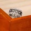 Anillo de Encaje Hueco de Plata Pura Muy Vendido Transmitido en Vivo para Mujeres, Modelo Nuevo con Fino Diseño de Oro Negro, Artesanía Italiana, Popular en Xiaohongshu