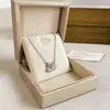 Novo produto transfronteiriço: Colar de corrente para clavícula em aço titânio, elegante e versátil, com microincrustação de diamantes, de luxo leve, acessório de joia que não desbota
