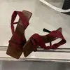 Primeiro Encontro com as Sandálias de Salto Alto para Mulheres, Apresentando Saltos Finos e Biqueiras Quadradas, Versátil para 2026, Novo Estilo Coreano de Verão, Chinelos Elegantes e de Toque de Luxo
