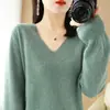 Estilo delgado 2026 ropa interior color liso estilo nuevo suéter de punto ajustado camisa base de punto elegante cuello en V blanco verano