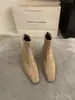 Botas Curtas Marrons para Mulheres com Salto Alto, Salto Grosso, Zíper Traseiro, Bico Quadrado, Versáteis Novas 2025 Outono e Inverno Estilo Coreano Botas Slim de Camurça
