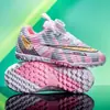 Novos Sapatos de Futebol Respiráveis de Verão com Fivela Giratória para Crianças, Sapatos de Futebol de Treino sem Cadarço para Meninos e Meninas