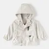 Ropa para Niños 2026 Primavera y Otoño Nueva Chaqueta Infantil para Niños Pequeños y Mayores, Chaqueta de Color Sólido con Estampado de Letras