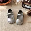 Sapatos de Couro para Meninas 2026 Primavera Novo Estilo Sapatos de Princesa Estilo Chanel Infantil Versão Coreana Sapatos de Performance com Lantejoulas para Bebês