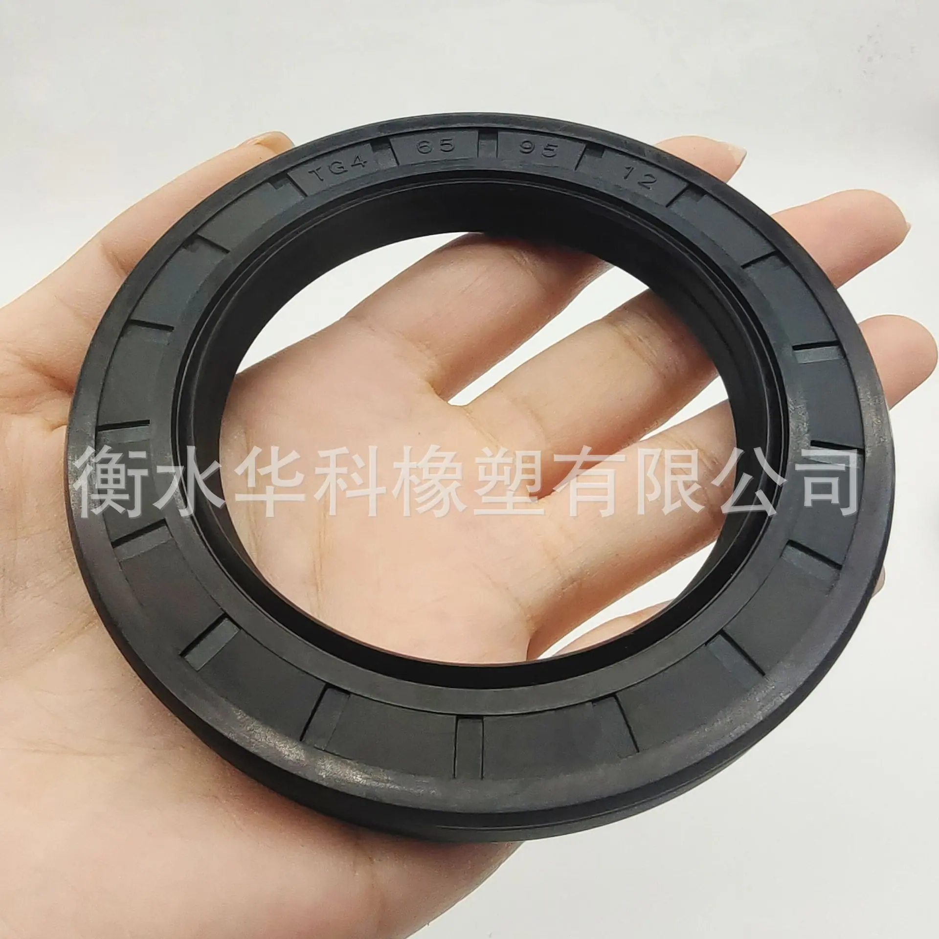 黑色骨架油封