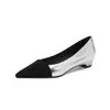 Sapatos Femininos de Couro de Ovelha Elegantes Estilo Chanel para o Outono de 2026, Patchwork, Salto Baixo, Bico Fino, Slip-On Baixo, para o Trabalho