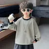 Sudadera para niño, nuevo estilo otoño 2026, top de rayas para niños para otoño, estilo otoño con puntos de colores para bebé, ropa de otoño de moda para niños