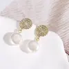 Aretes de perla barroca irregulares tipo tachuela aretes espiral para mosquitos pasador de oreja de plata de ley 925 joyería aretes estilo japonés y coreano venta al por mayor