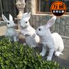 Adornos de animales de conejo blanco pequeño de FRP para jardín al aire libre, escultura de animal de FRP en stock