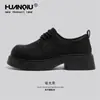 Sapatos Derby Pretos Universais para Homens, Bico Redondo, Sola Grossa, Sapatos de Trabalho que Aumentam a Altura, Sapatos Casuais de Couro, Botas Martin para o Dia a Dia