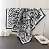 Bufanda Cuadrada Grande de Imitación Seda con Estampado de Cebra Casual, Bufanda Chal de Viaje Estampada, Bufanda Protectora del Sol para la Cabeza