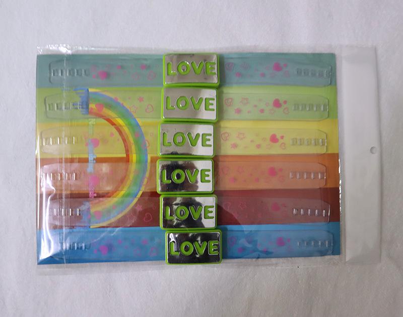 LOVE 手腕带包装图