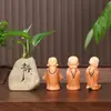 Hui Neng Pequeño Monje Jarrón de Cerámica Adorno Zen Cerámica Gruesa Jarrón de Quietud Decoración para Mesa de Café de Sala de Estar de Oficina en Casa