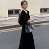 Vestido Negro Pequeño de Estilo Francés Inspirado en Hepburn para Mujer, Vestido Negro de Terciopelo de Longitud Media para Otoño e Invierno con Escote en V