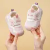 Sapatos de Bebê e Criança Desenho Animado 2026 Primavera Novos Tênis de Corrida para Meninos Malha para Meninas Sapatos Funcionais Antiderrapantes para Criança