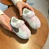 Colección Otoño 2026: Zapatos para Caminar para Bebés y Niños Pequeños, Tenis Blancos Unisex, Suela Suave, Antideslizantes, Zapatos Casuales Versátiles