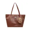 Bolso de mano tejido de moda estilo coreano para mujer 2026 Nuevo de moda casual al hombro para madre e hijo de gran capacidad debajo del brazo Bolso de mujer