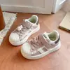 Tênis de Plataforma de Coelho Fofo para Meninas 2026 Outono/Inverno Novo Estilo Estudante Bolinhas Sapatos Casuais Cor Sólida Crianças Médias/Grandes Sapatos Brancos