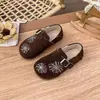 Zapatos Birkenstock Casuales de Gamuza para Niñas 2026 Primavera y Otoño Nuevos Suela Suave Graffiti de Fuegos Artificiales Elegantes Zapatos de Cuero Mocasines para Niños