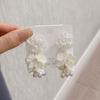 Aretes Franceses Super Hada Elegantes de Borla de Flores y Perlas Estilo Dama Fresco y Dulce Diseño Personalizado Aretes de Lujo Accesible