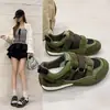 Zapatillas de entrenamiento alemanas de dos tonos con velcro para mujer, nuevo modelo 2026, zapatillas para correr que aumentan la altura con suelas blandas, zapatillas deportivas casual versátiles, modernas y en stock