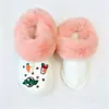 Sapatos com furos para homens e mulheres forrados com fleece quentes de Baotou dois usos antiderrapantes sola grossa sensação de merda à prova de frio fofos chinelos de pelo