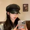 Bolsa al por mayor de alta gama para mujer, boina vintage negra de primavera y otoño, gorra de periódico con forma de nube