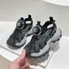 Zapatos de Playa con Superficie de Malla para Verano 2026, Zapatos Deportivos para Niñas con Diseño Hueco Transpirable, Nuevas Sandalias Cerradas Ligeras para Niños