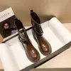 Botas da Moda na Altura da Panturrilha Botas Curtas Femininas 2026 Tendência Estilosas Versátil Outono/Inverno Western Cowboy Retro Botas Marrons