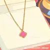 Colar Vanjia Feminino Luxo Acessível Banhado a Ouro Rosa 18K Corrente Clavícula Pingente Pequeno Coração Mini Borboleta Colar Nicho