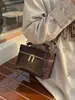 Bolsa Pequena Retrô de Luxo Leve Transfronteiriça para Mulheres, Nova Bolsa de Mão de Alta Qualidade com Padrão de Pedra, Bolsa de Ombro e Transversal para o Dia a Dia