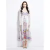 Elegante y a la Moda 2026 Gama Alta Estilo Resort Primavera-Verano Cuello en V Manga Acampanada Encaje Parche Estampado Vestido